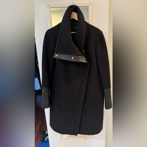 CLUB MONACO HALLI COAT %100 Wool and %100 Leather Trim. size LARGE - Picture 6 of 11